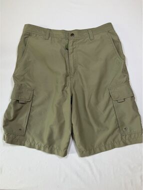 Magellan Sportswear green cargo shorts